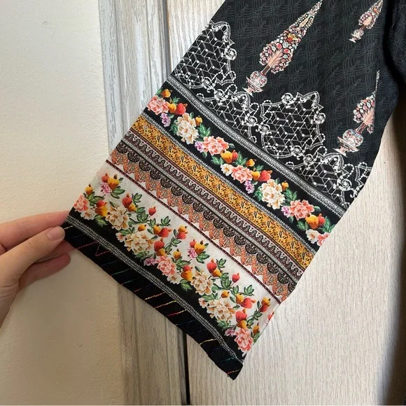 Plus Sized Indian Kurta Top with Embroidery Flowers - Bin Saeed - Size 18 - Picture 5 of 6